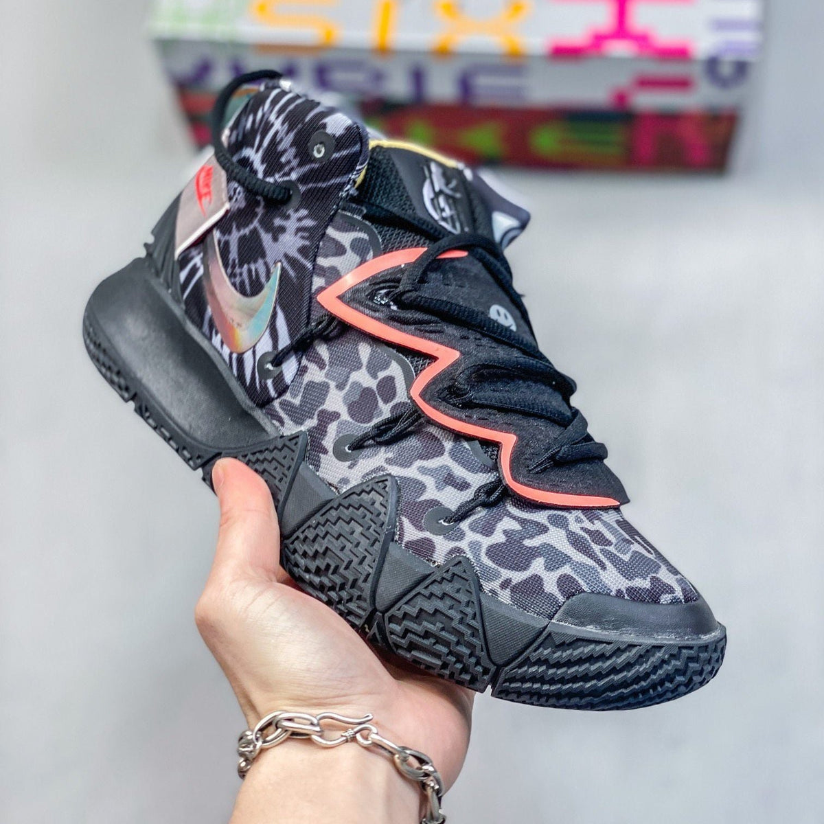 HA™ Kyrie S2 Hybrid