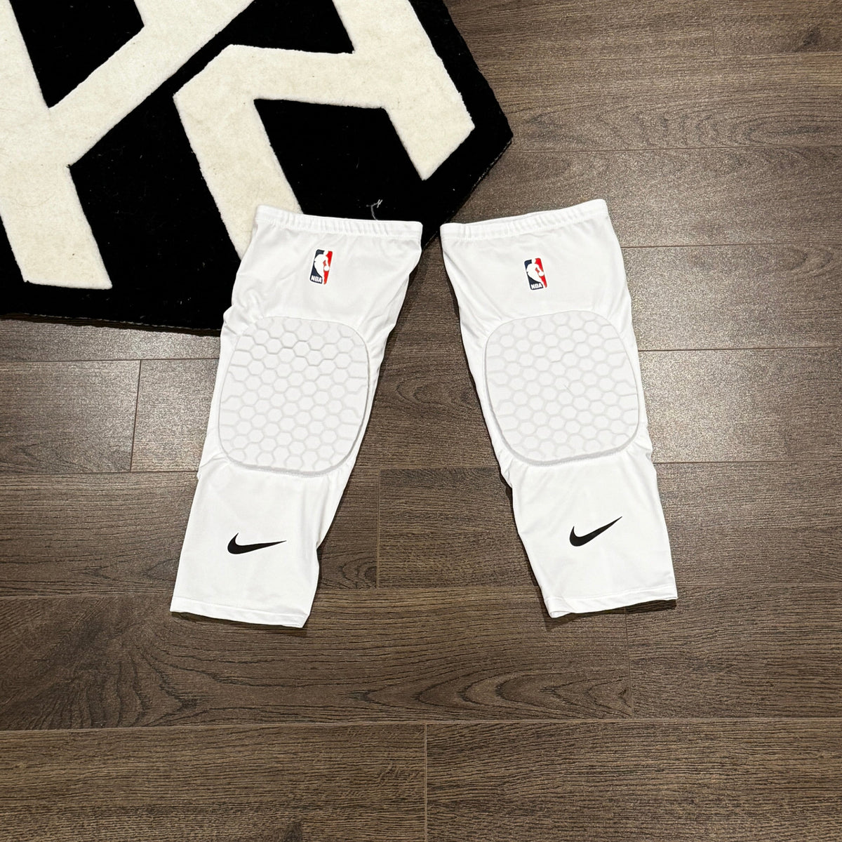 HA™ Elite Pro White Compression Padded Knee Sleeve
